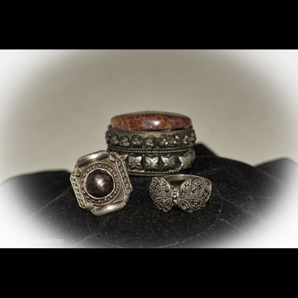 Vintage Ring - Picture 1 of 5